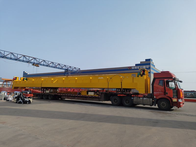 通用橋式起重機  QD32/5t—25.5m  制作完成，發往河南洛陽交付客戶使用